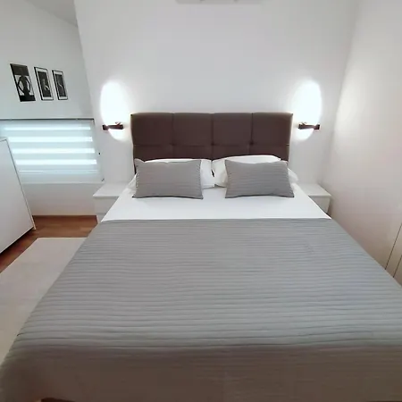 Bella Vista - Cozy With Easy Check-in And Free Parking *