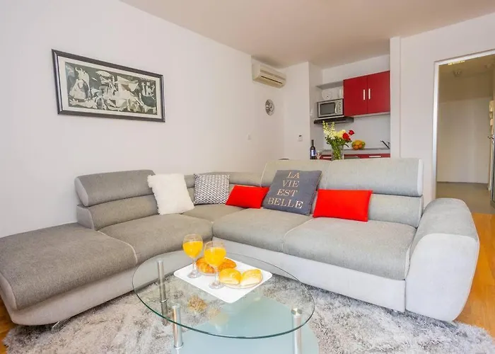 Bella Vista - Cozy With Easy Check-in And Free Parking 公寓