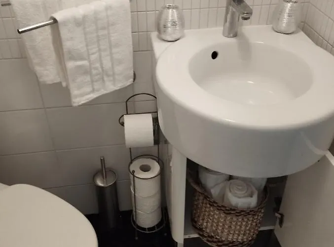 Bella Vista - Cozy With Easy Check-in And Free Parking