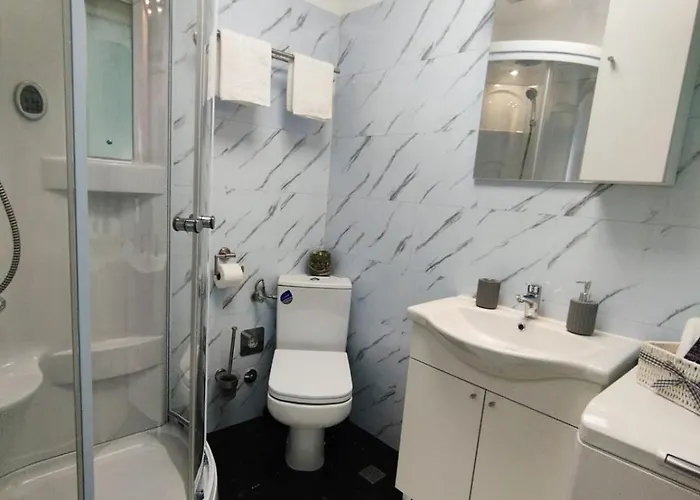 Bella Vista - Cozy With Easy Check-in And Free Parking *