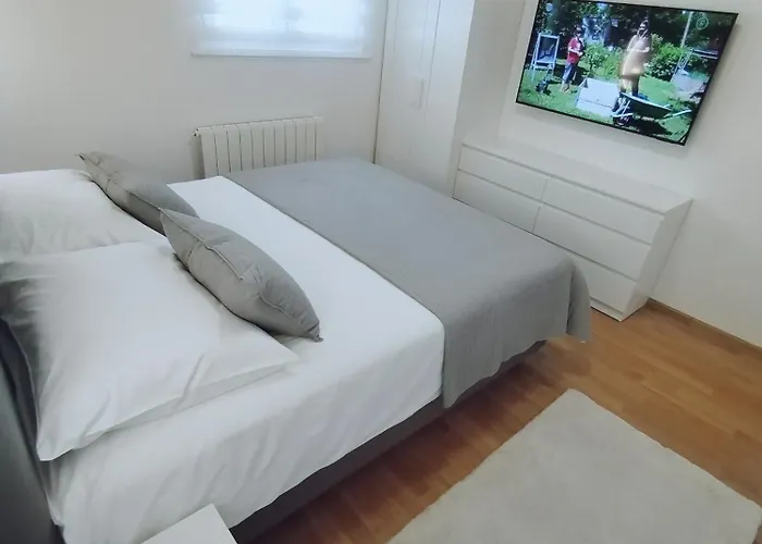 Bella Vista - Cozy With Easy Check-in And Free Parking *