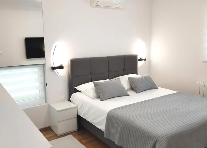 Bella Vista - Cozy With Easy Check-in And Free Parking 斯普利特