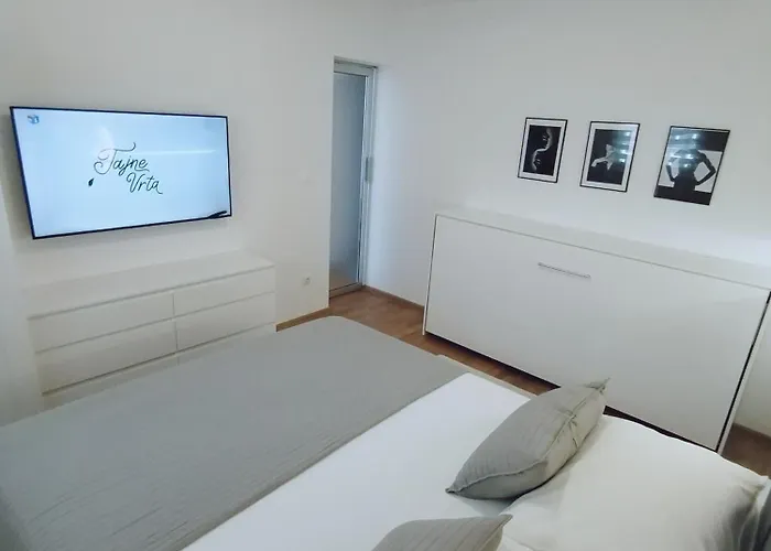 公寓 Bella Vista - Cozy With Easy Check-in And Free Parking 斯普利特