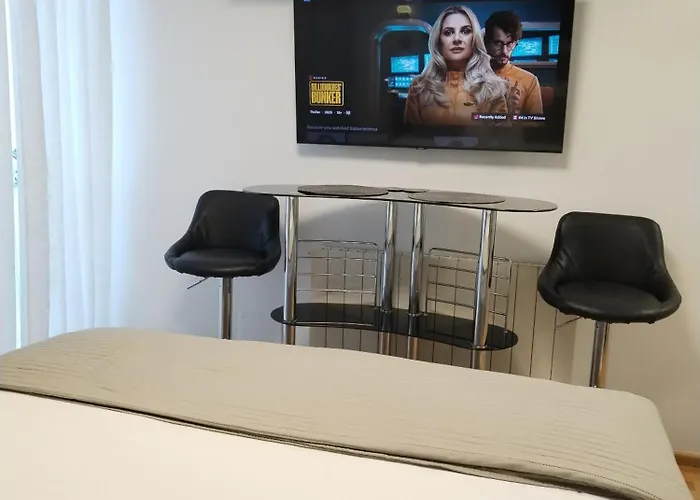 Bella Vista - Cozy With Easy Check-in And Free Parking *