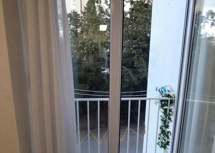 Bella Vista - Cozy With Easy Check-in And Free Parking 公寓 *