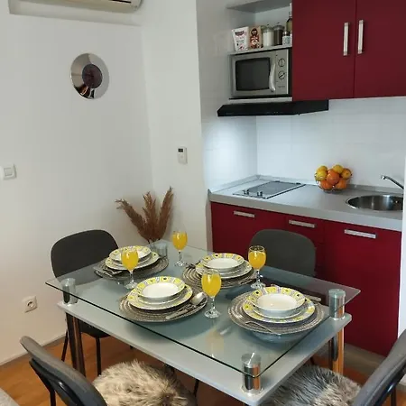 Bella Vista - Cozy With Easy Check-in And Free Parking *