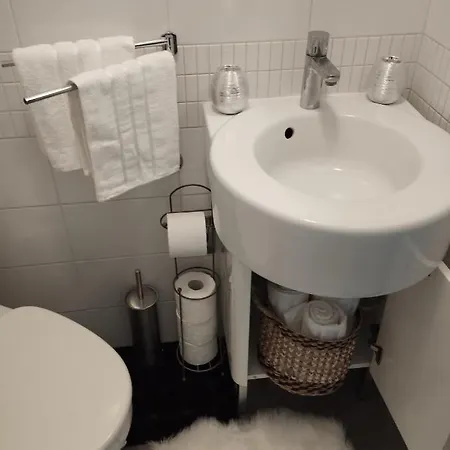 Bella Vista - Cozy With Easy Check-in And Free Parking