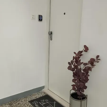 Bella Vista - Cozy With Easy Check-in And Free Parking