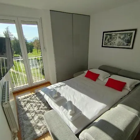 Apartman Bella Vista - Cozy With Easy Check-in And Free Parking *