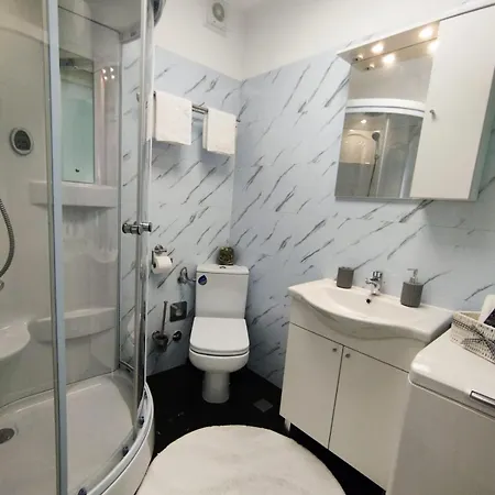 Bella Vista - Cozy With Easy Check-in And Free Parking *