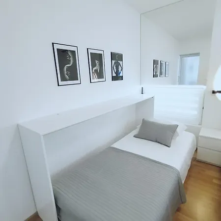 Daire Bella Vista - Cozy With Easy Check-in And Free Parking