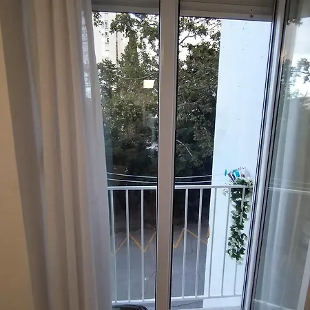 Bella Vista - Cozy With Easy Check-in And Free Parking Διαμέρισμα *