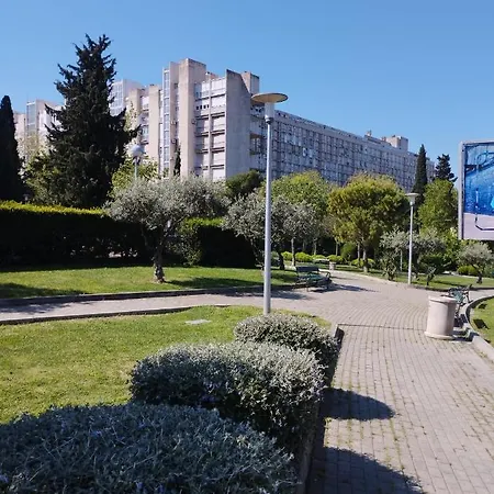 Apartment Bella Vista - Cozy With Easy Check-in And Free Parking *